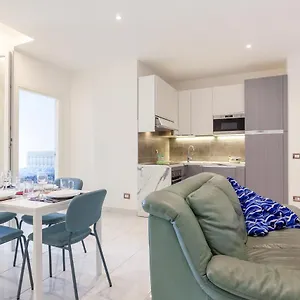  Apartment Seaside Flat With Swimming Pool And Private Parking